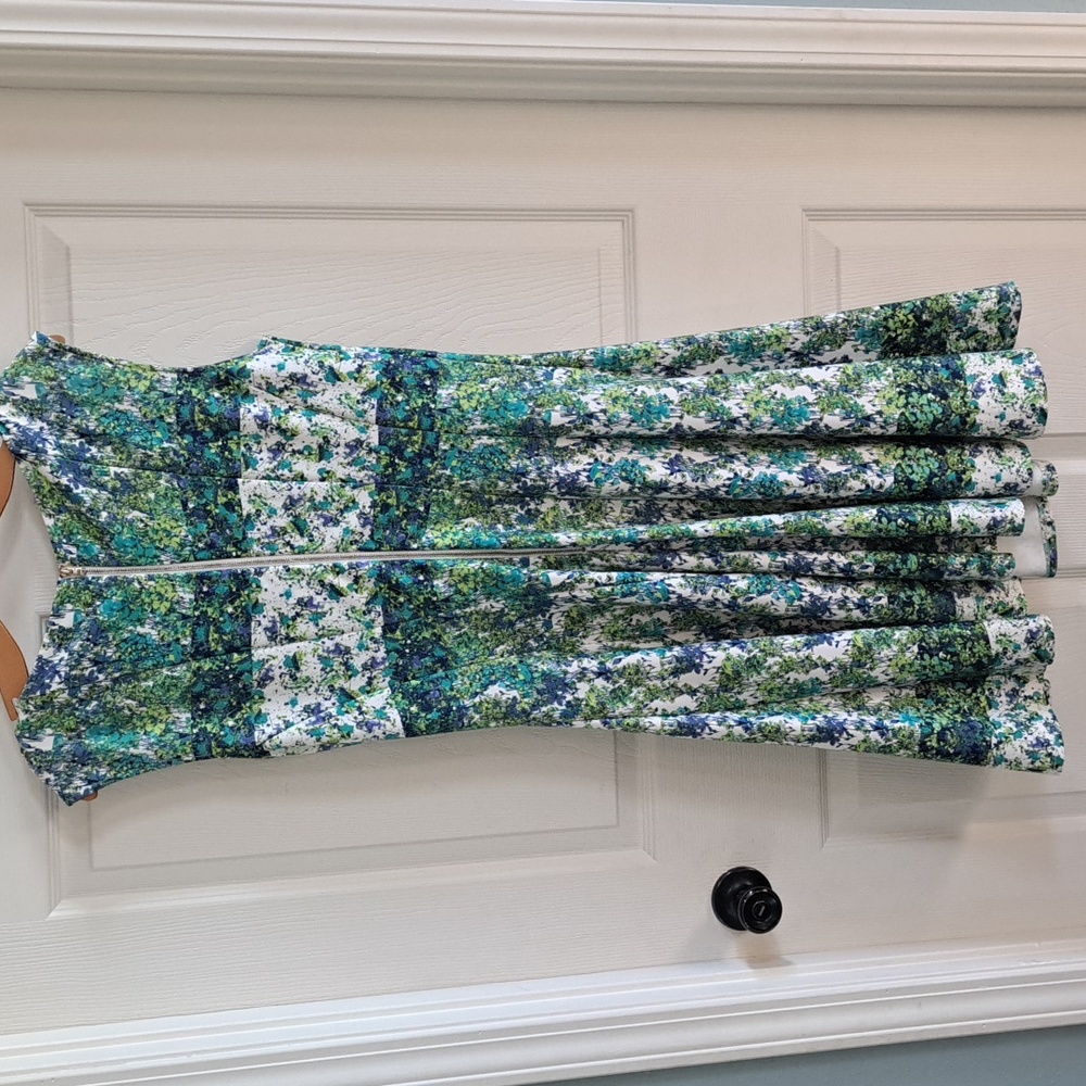 Julian Taylor New York Green Blue Floral Fit & Flare Sleeveless Flowy Midi Dress - Picture 5 of 12